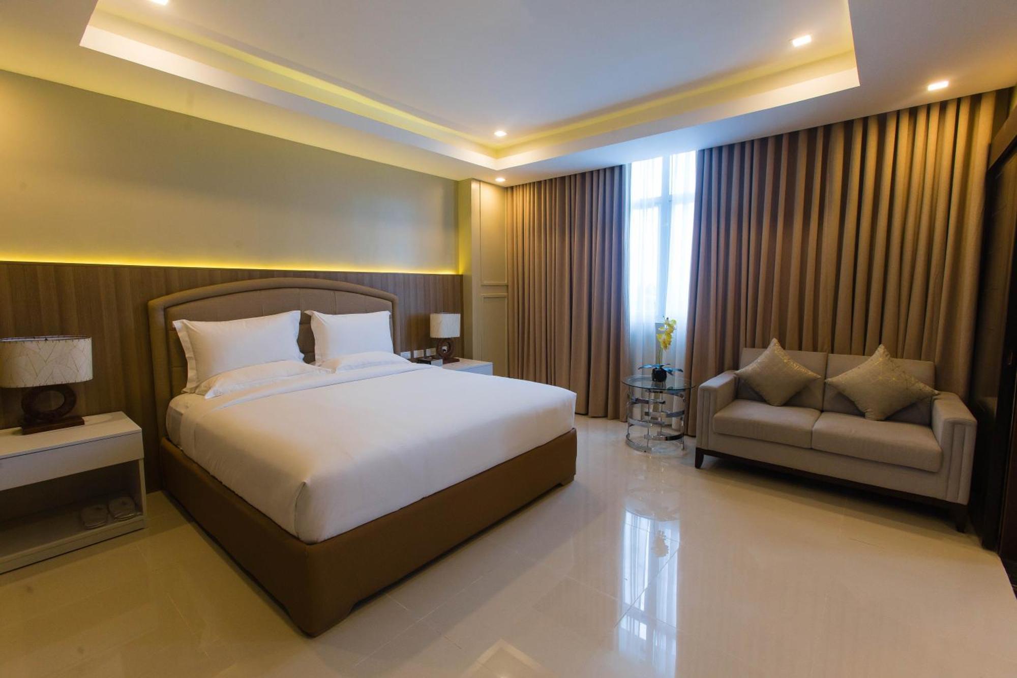 Iloilo Gateway Hotel And Suites Pavia Exterior photo
